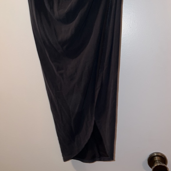 High Slit Bodycon Skirt - Picture 3 of 6